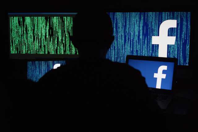DHS Scanning Employees’ Social Media For ‘Conspiracy Theories’