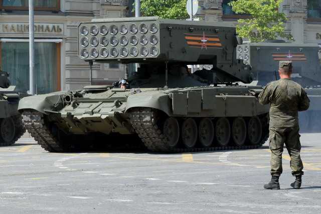 WATCH: Putin Deploys Weapon That Can Melt Internal Organs And Flash Burn Anything Within 300 Yards