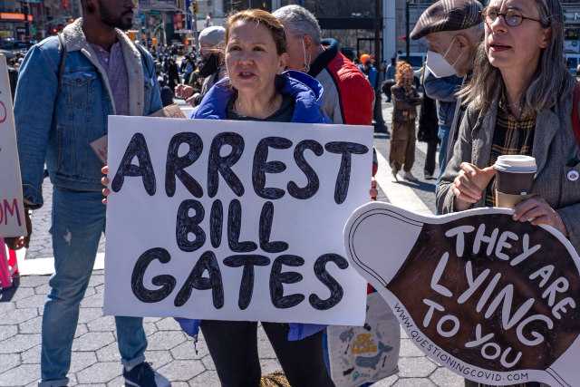 ‘Arrest Bill Gates’: Protesters Confront Billionaire