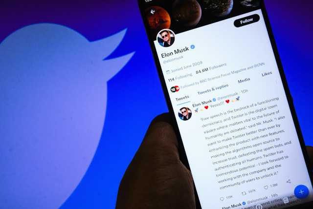 WATCH: Twitter’s Top Lawyer Behind Trump Ban Has Incredible Meltdown… Cries To Staff Over Musk Takeover
