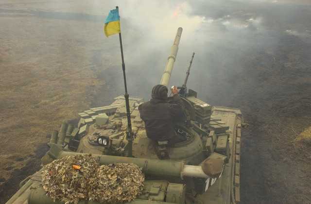 BOMBSHELL VIDEO: Outgunned Ukrainian Tank Takes On Entire Russian Armored Column