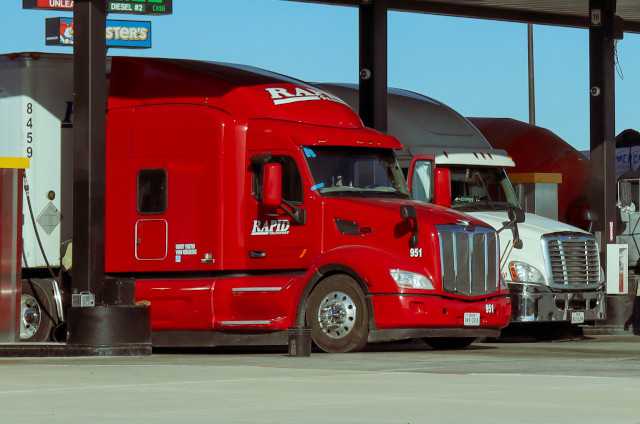Mike Rowe Says Truckers He Knows Are Paying $1,200 Per Tank… Aren’t Buying The ‘Putin Price Hike’