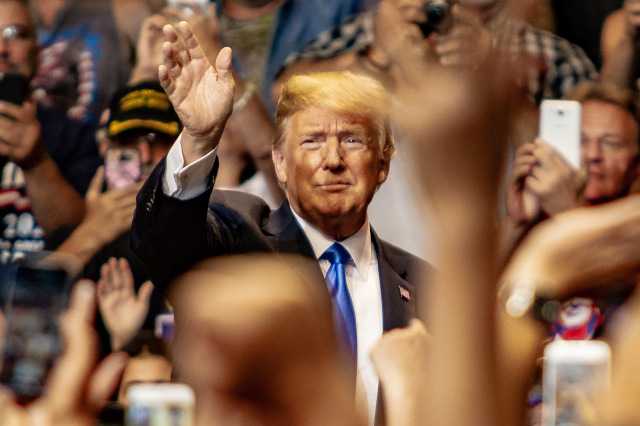 Liberal Icon Shocks Everyone, Points To Donald Trump As Beacon Of Reason In Current Crisis